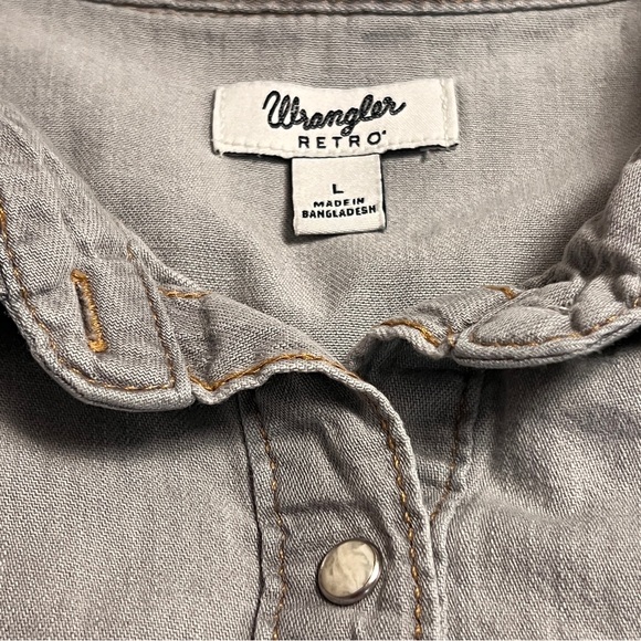 Wrangler Retro Denim Western Snap Shirt Women’s Large Pearl Snaps - Picture 6 of 8